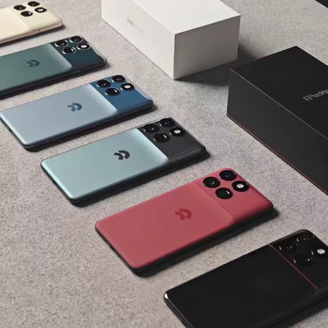 大量蔚来手机流出！首发7000+还是16+1TB！堪称最贵车钥匙！