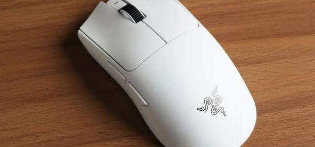 雷蛇毒蝰V4专业版解析：50g轻量化与50000CPI性能升级