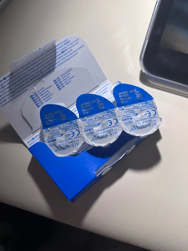 爱尔康水润月抛隐形眼镜300度测评