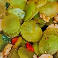 芦笋虾仁木耳：春日低卡营养餐