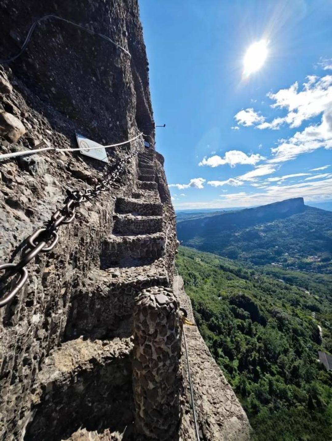 为何说“入蜀必过剑门关”?雄关天险,千年传奇至今震撼人心