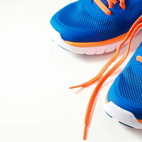 碳板跑鞋不是提速神器，穿错人群反成伤脚陷阱