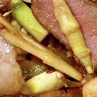 春笋炒腊肉：春季家常菜