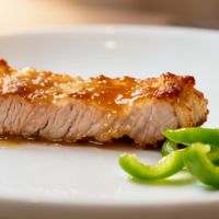 饭店同款青椒肉丝在家复刻!懒人抄作业指南:肉片滑嫩、青椒脆香,连盘底油都泛着诱人光泽