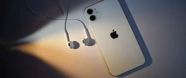 用了3年AirPods，我换回了有线耳机