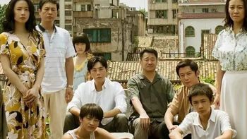 《隐秘的角落》没毁原著，但它把“恶之花”种进了温情鸡汤里