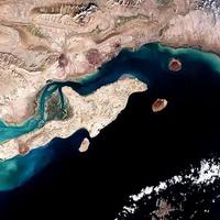 霍尔木兹海峡：世界咽喉的地理博弈与历史回响