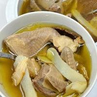 花旗参鸽子汤：清润补气与养阴降火的制作指南