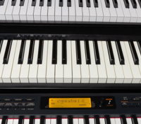 新手电钢琴选购4大要点（预算/类型/声音/手感）及高口碑型号实测