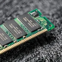 DDR4内存跌破320元，清仓抛售潮席卷市场