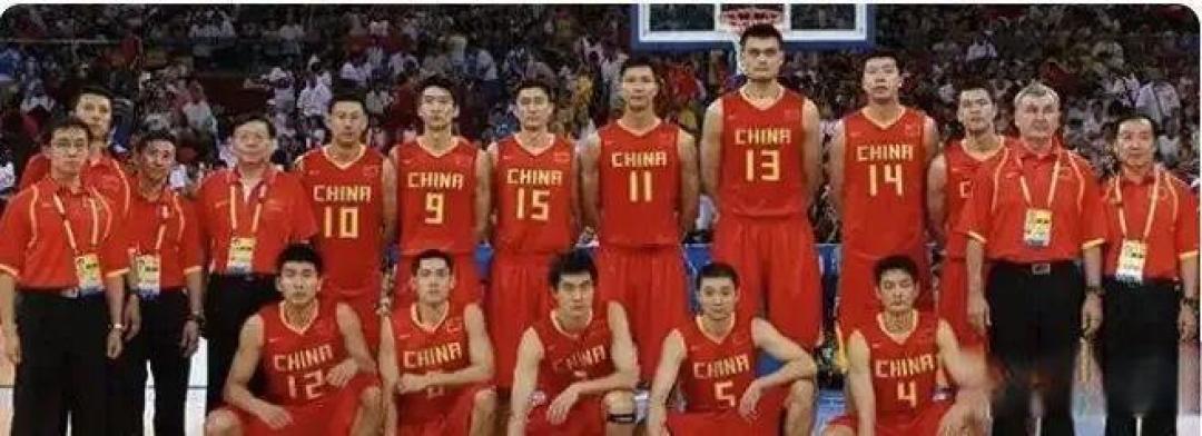 男篮历史最强队征战NBA:姚明是巨星,但进季后赛仍是奢望