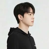 adidas春季外套：轻盈与百搭