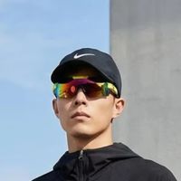 Nike春季外套：实用与时髦并存