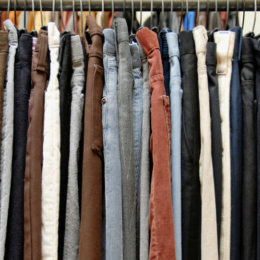 我认真穿了很多年牛仔裤后，才明白真正好穿的从不是最时髦的那条