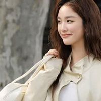 浅色系宽松外套，春季搭配利器哦！