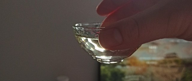 别再瞎喝白酒了！用这盲品3招，秒变酒场老炮儿