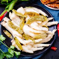 你以为清爽的柠檬凤爪，热量可能比卤鸡爪高40%