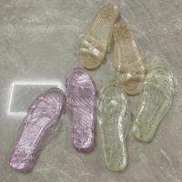 警惕！这7种鞋再好看也别买，舒适度低还伤脚