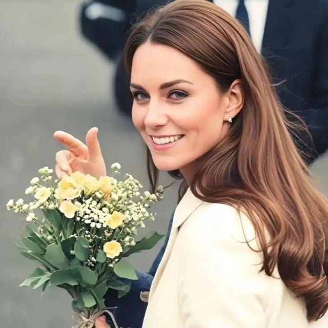 等老了后，要学法国女人少穿黑色、粉色！多穿这3个颜色才高级