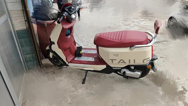 台铃复古电摩评测：外观、续航与智能功能的深度解析