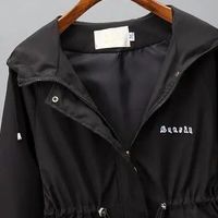 春季外套红黑榜｜薄款风衣封神，这种“假风衣”千万别买