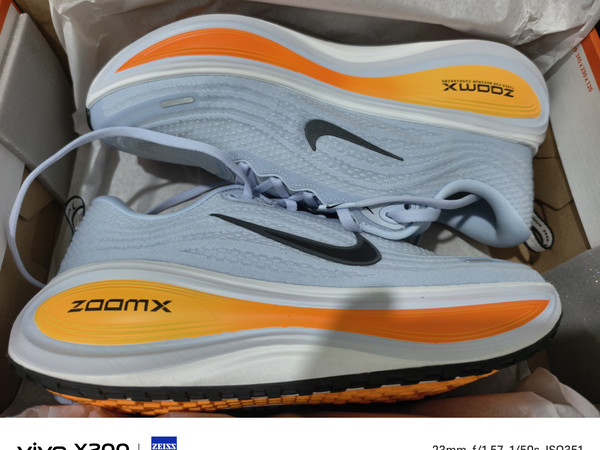 耐克Vomero Plus，软弹无敌？