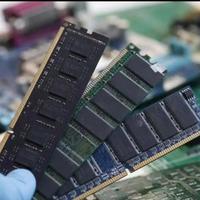 2026年4月DDR4内存价格崩盘，16GB单条跌破320元心理防线