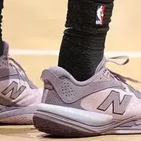 打满82场穿啥？大乔依旧稳，安踏错失良机！