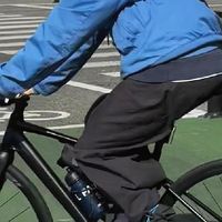 骑行风夹克通勤实测：好看不实用