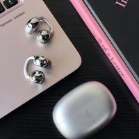 夹耳听歌一整天，竟然忘了摘…