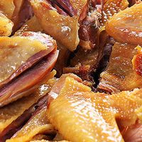 藏在时光里的腊香传奇，最好吃的风干鸡，认准十里风！