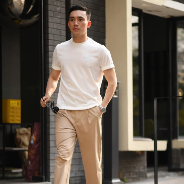 中年男人不要穿“紧身裤”出门，看完这几组对比图，你就懂了！