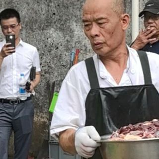 爆红的莫氏鸡煲决定卖货，一切都反转了