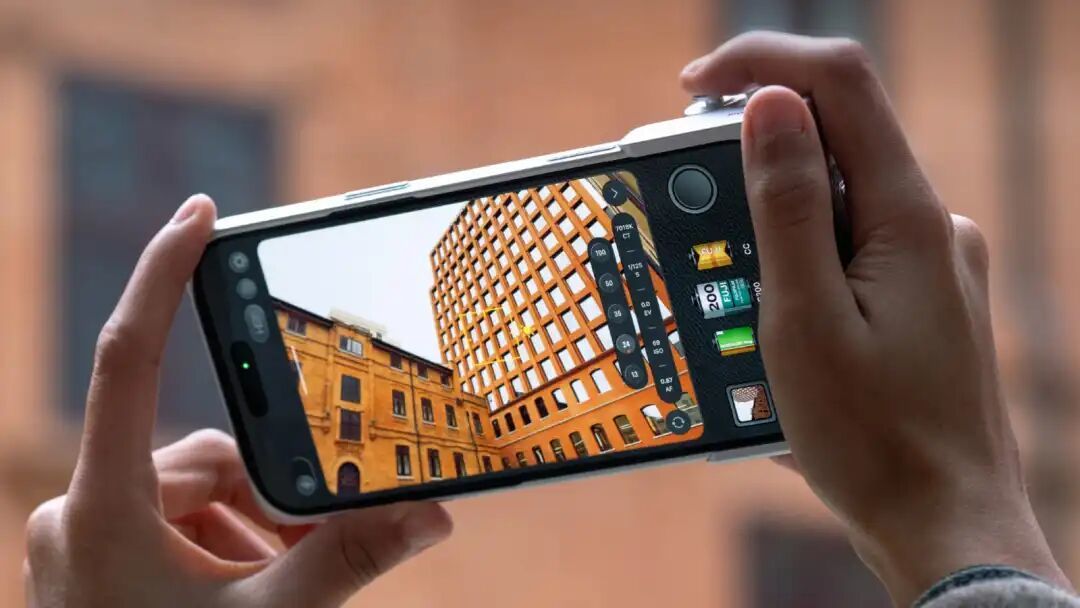重塑手机摄影仪式感:当 iPhone 遇上 RetroVa 复古影像套装,移动影像迈入大外设时代