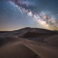 听劝！人生一定要去沙漠深处看一场流星雨🏜️