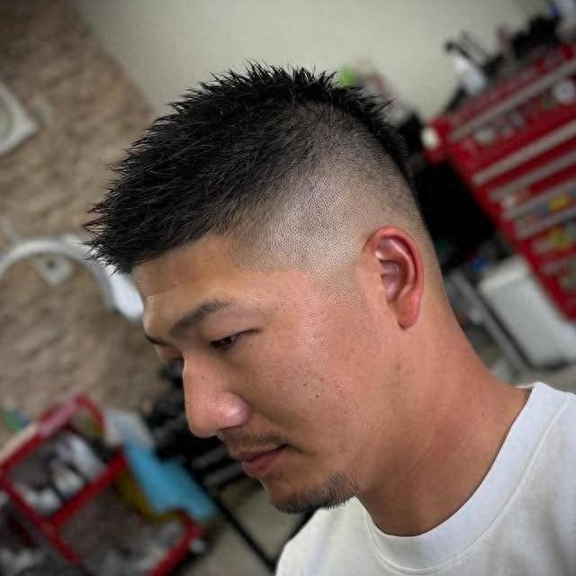 男士发型挑选指南：解锁多款热门造型，轻松找到专属帅气
