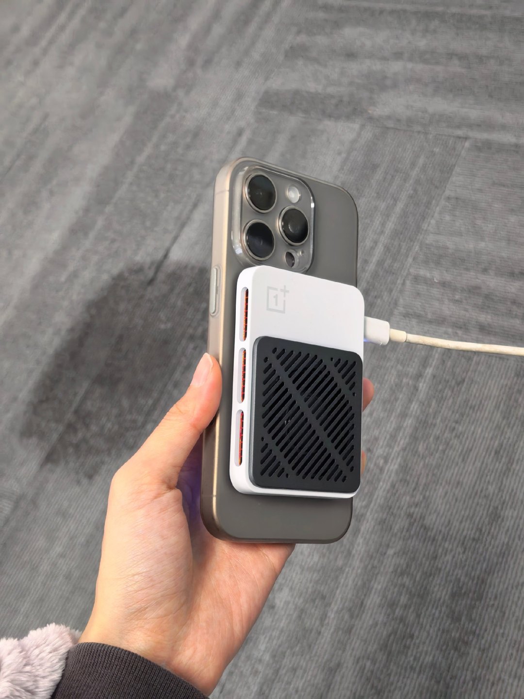 拒绝降频卡顿!实测手机散热器100秒降温10℃,效果立竿见影