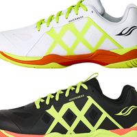 400元档羽球鞋里，波力把保护性做到了极致，但别指望它像跑鞋一样软弹