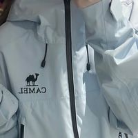 轻量化冲锋衣助力春日徒步