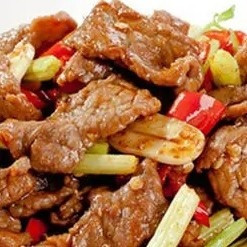 镬气冲天，鲜辣入魂——小炒黄牛肉

 