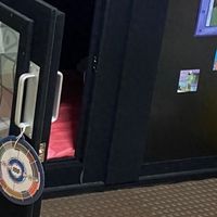 从3块钱耳塞到16000块隔音舱，中国人为了睡个好觉能卷到什么程度