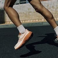 别再乱买支撑跑鞋了！这3类人穿了反而伤膝盖