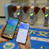 2025年11月起，iPhone用户可通过支付宝在Apple Wallet开通“碰一下交通卡”，覆盖十城并支持全国330余城互联互通