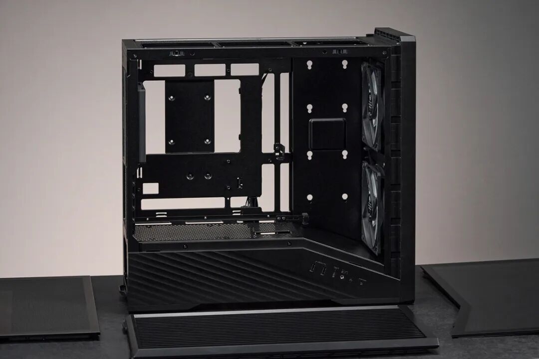 联力Vector V150 INF机箱评测：无限镜当前，散热当先