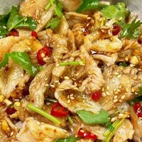 酸辣鸡胸肉片这样做，鲜嫩开胃又省事