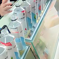 运气爆棚!男子买6元饮料连中17瓶:老板从发懵到笑出声