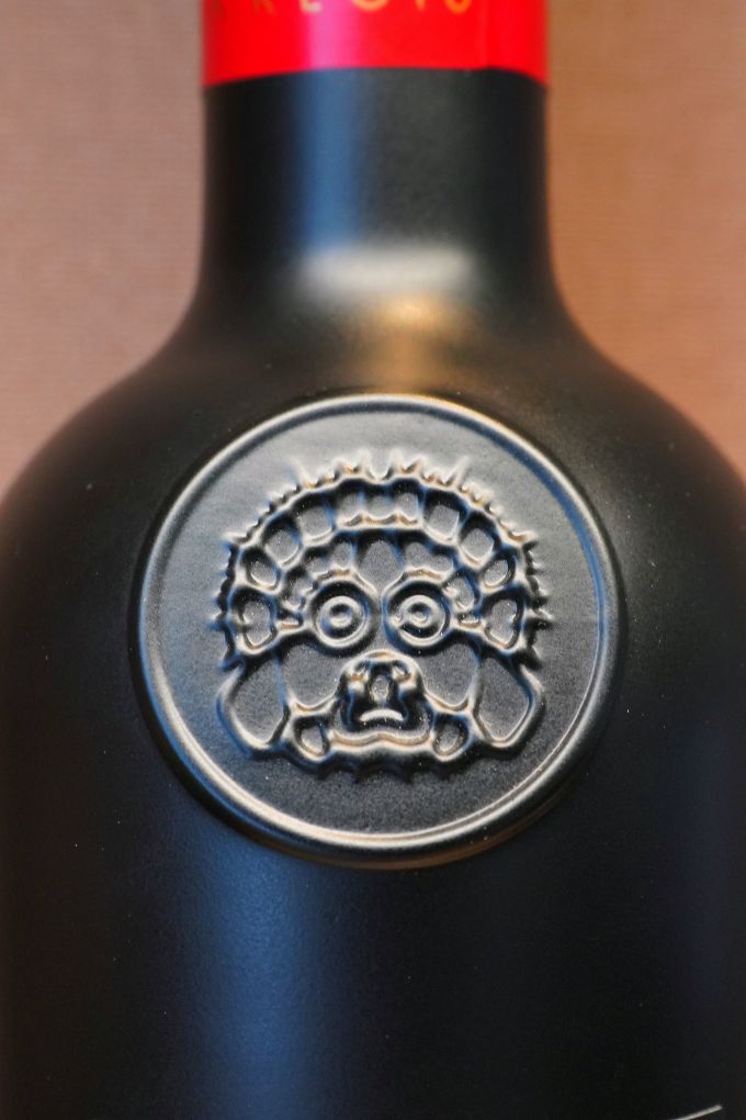類人首红葡萄酒