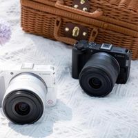 2026年视频创作选择：佳能R50V，一台搞定Vlog、直播与便携出行