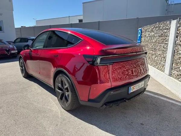 2026款特斯拉Model Y高性能版实测