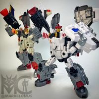 变形金刚天尊世代系列 C级 A版天火&擎天柱合体形态曝光